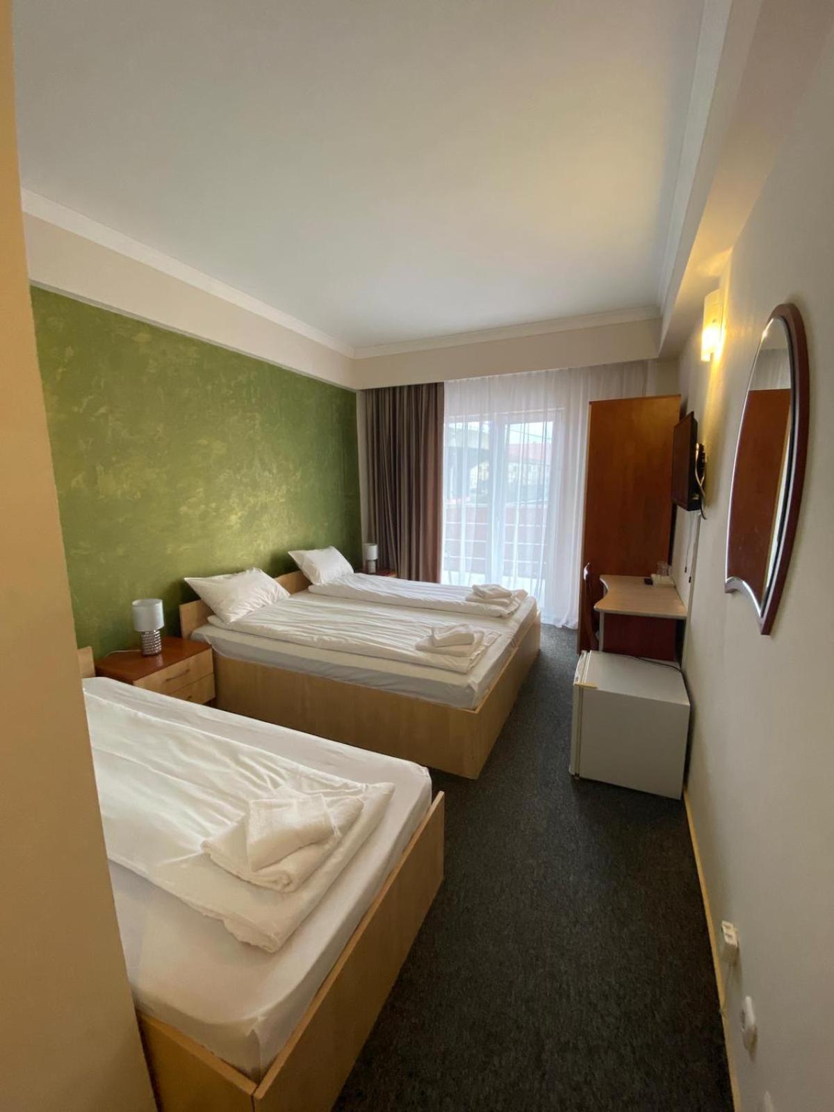 Hotel Stadion Oradea Exterior photo